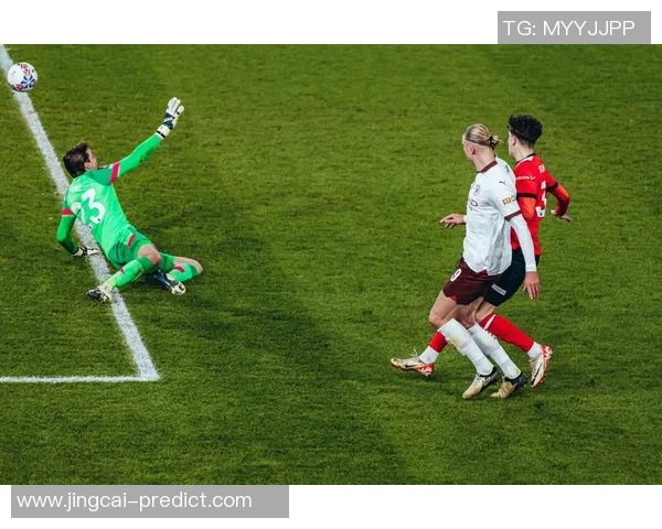 足总杯精彩对决拜仁狂胜曼城6-2神扑瞬间成比赛转折点