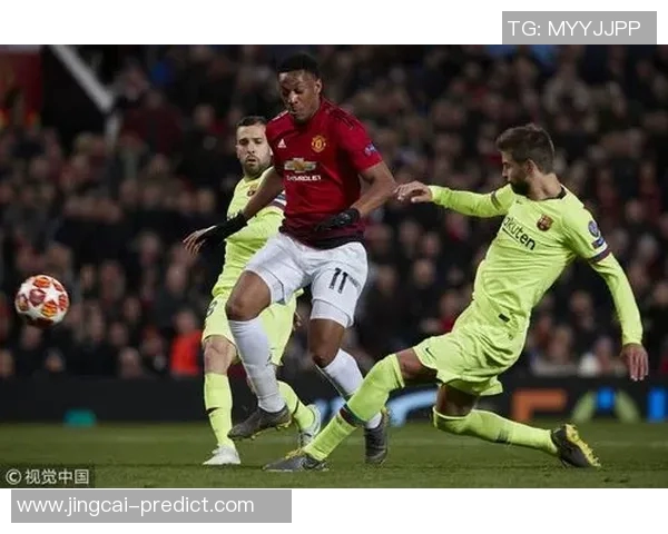 足总杯激战巴萨与曼联握手言和乌龙球成全场焦点引发热议 足总杯激战巴萨与曼联握手言和乌龙球成全场焦点引发热议